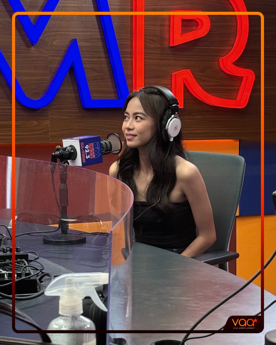 VivaArtists_'s tweet image. LOOK: Ashtine Olviga had such a fun time as a guest on Banana Krew 92.3 FM Radio! 📻💫

#AshtineOlviga is Agnes in the upcoming #ManilasFinestMMFF, hitting cinemas this December 25!

#VAA #AshtineOlviga #MMFF2025