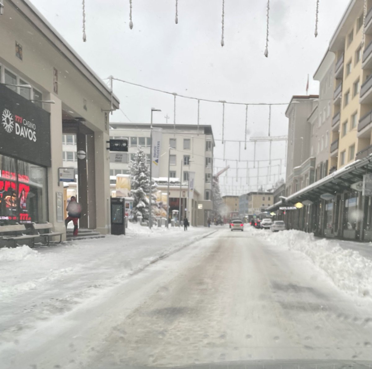 CHMelih's tweet image. #Switzerland #Schweiz #Davos #Snowing ☃️❄️⛷️🎿