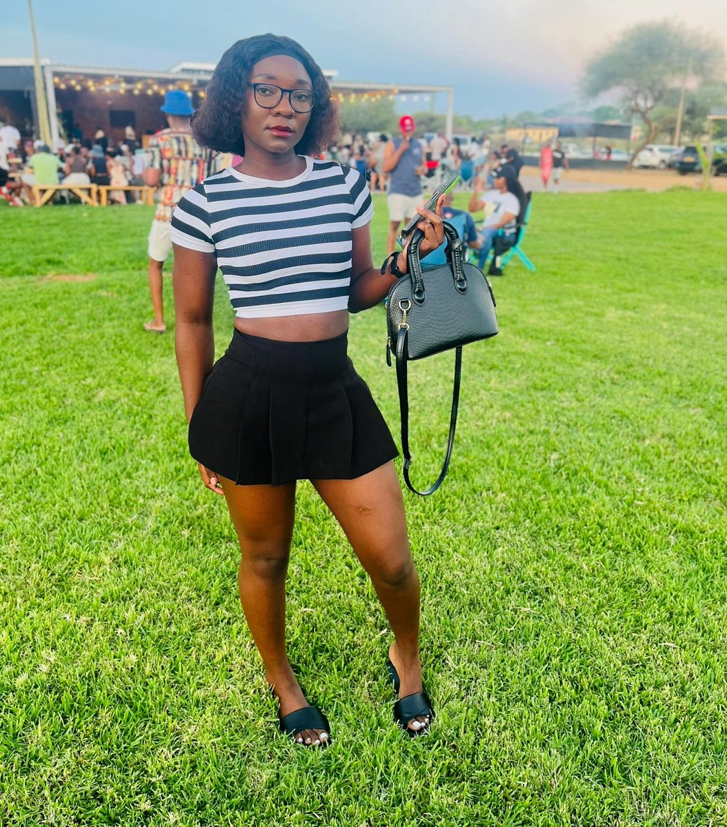 Avy_Coleman's tweet image. Mini skirt szn... I love them so much on me💞