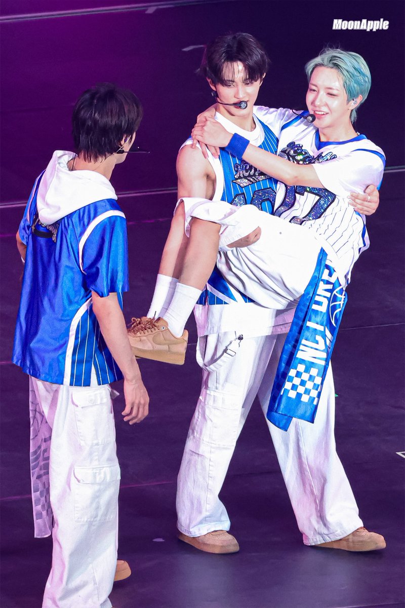 𝐌𝐨𝐨𝐧𝐀𝐩𝐩𝐥𝐞 tweet media