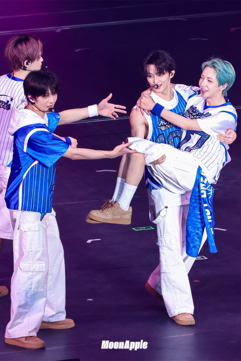 𝐌𝐨𝐨𝐧𝐀𝐩𝐩𝐥𝐞 tweet media