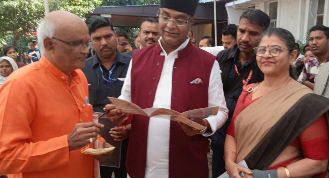 Shri Vishvas Sarang (<a href="/VishvasSarang/">विश्वास कैलाश सारंग</a>), Cabinet Minister from Madhya Pradesh, was cordially invited to the Sanatan Rashtra Shankhnad Mahotsav by Shri Shriram Kane and Mrs. Sandhya Agarkar.

The Mahotsav, to be held at Bharat Mandapam, Delhi, on 13–14 December 2025, aims to revive