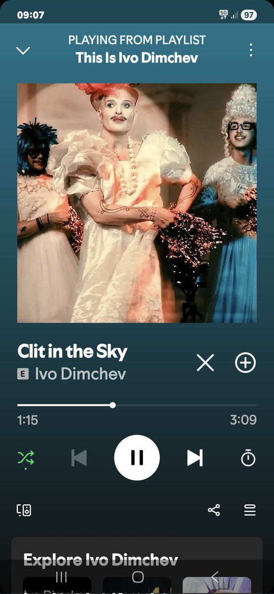 MicroPoet1973's tweet image. #vss365 
I sat down 
plugged into 
phone headphones 
Ivo i #Timed 
a thought with you
singing,

It whispered 
soft a breathless 
ripple across 
my written soul 
a place where tigh 
words embrace 

The Ivo he sings 
yet he wore 
no shadow or made 
of shades draped 
in thought