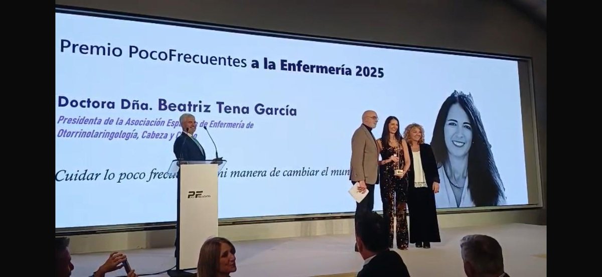 HUVMacarena's tweet image. 🏅Nuestra compañera Beatriz Tena, referente de #Cuidados de @orlmacarena, ha recibido el Premio #PocoFrecuentes de #Enfermería, un prestigioso galardón que distingue a profesionales e instituciones en el ámbito de las enfermedades poco frecuentes
¡Felicidades! 🔝