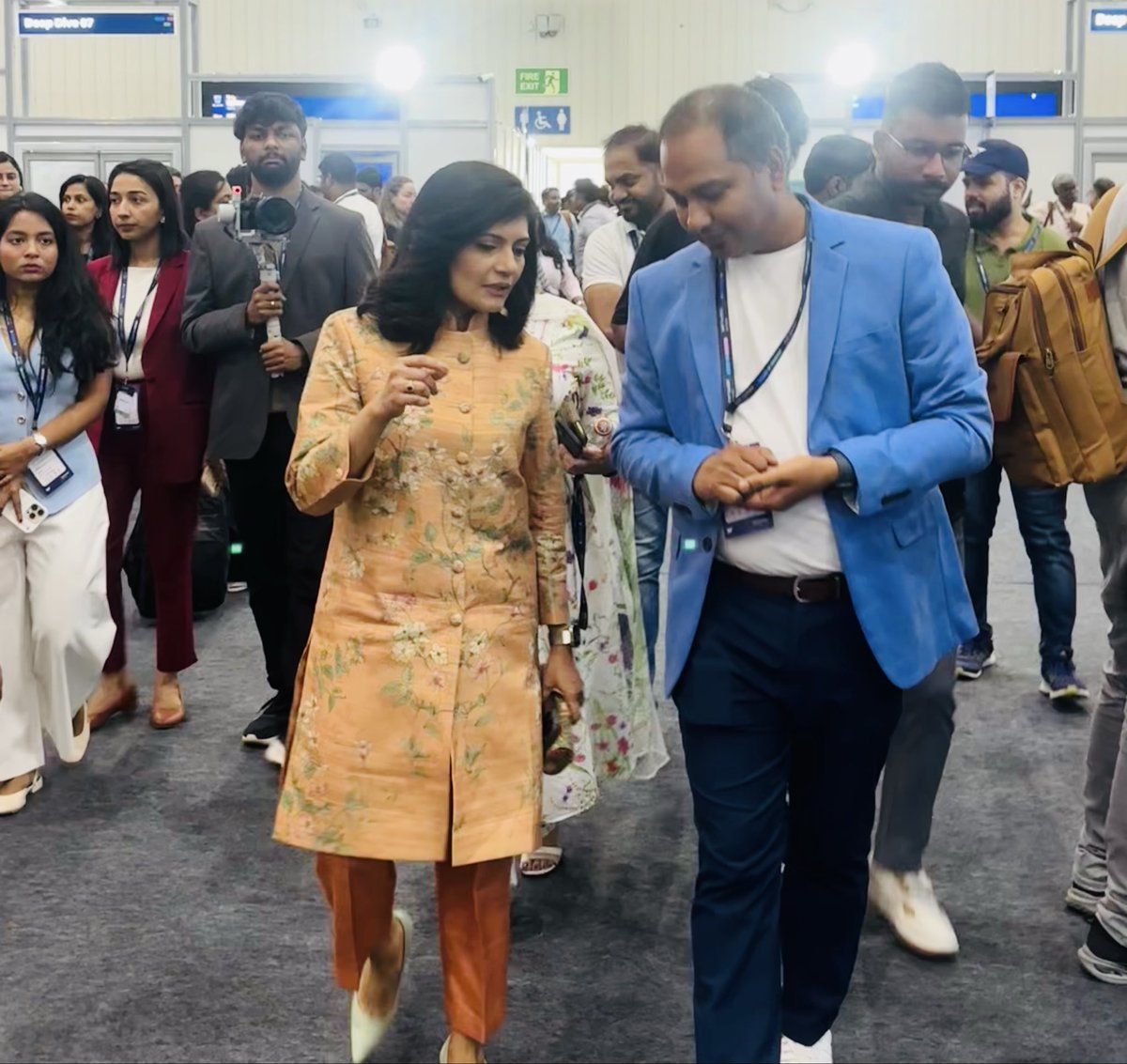 shivamalluvilas's tweet image. Showfloor tour at #SAPTechEd with @gangadharansind , MD, SAP Labs India. A brilliant exchange on innovation, AI-first thinking, and the power of a developer-led community.