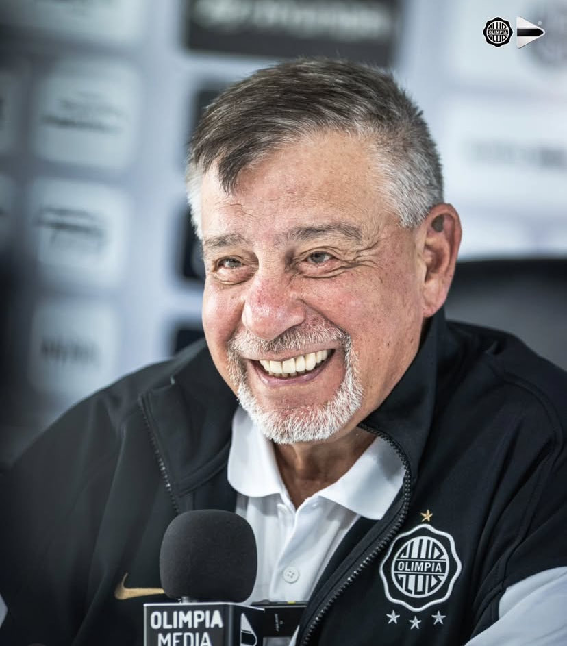 vicsostoa's tweet image. Ineptitud e irreverencia 
La actual directiva de #Olimpia está cerrando un año nefasto en cuanto a decisiones deportivas.
No tuvieron sabiduría ni templanza para sostener los proyectos deportivos. Comenzaron bien eh, pero rápidamente destituyeron a Palermo (campeón), no sólo…