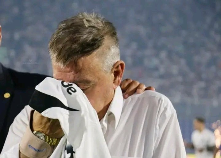 vicsostoa's tweet image. Ineptitud e irreverencia 
La actual directiva de #Olimpia está cerrando un año nefasto en cuanto a decisiones deportivas.
No tuvieron sabiduría ni templanza para sostener los proyectos deportivos. Comenzaron bien eh, pero rápidamente destituyeron a Palermo (campeón), no sólo…