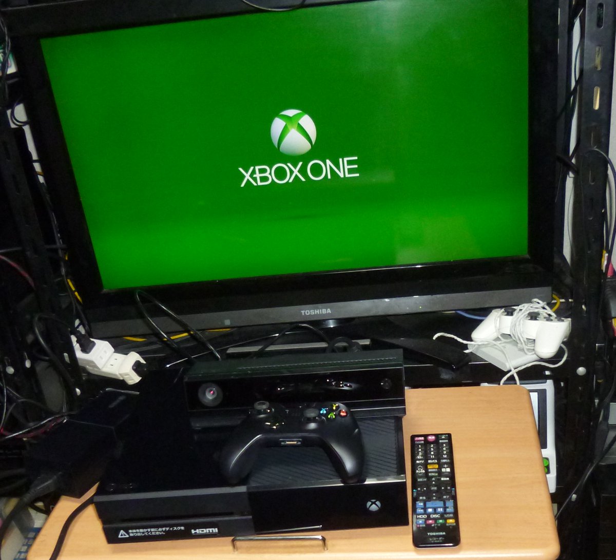 kyokonodan2525's tweet image. 2025年末謎の #XBOXONE ブームが来てる我が家🤣
辞めとけばいいのに何故か初代XBOXONEの #KINNECT
付属フルセット1万で趙安で購入👍
前オーナー曰く、アプデに勝手に起動し失敗して分鎮化。初代はクセがあって修理失敗経験もある。素直にONES以降にしとけば😅まずは分解から🤔
#XBOX #Microsoft
