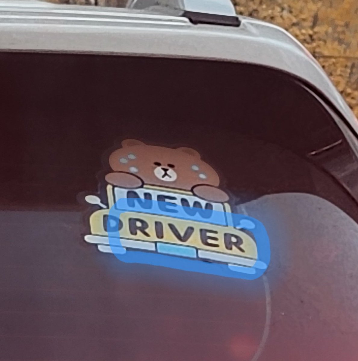 리버를 찾아서 11탄

리버 하이!
<a href="/RiverdotInc/">River</a> <a href="/River4fun/">River4FUN 🐝</a> 
초보운전 마크안에도 리버가 있더라구요?ㅋㅋㅋ

며칠 바쁜것 같다는 핑계로 안했더니 계속 리빵단이었습니다~~

자유롭게 이동할 수 있는 차
체인간 자유롭게 흘러다닐 수 있는 리버!

얼마 남지 않은 올해 함께해요~!