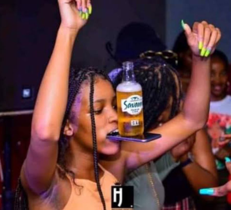 ChrisExcel102's tweet image. According to single Mothers and purple gang 

A 23 year old girl on frame 1 is suffering 

And that kid of frame 2 she’s free… 😭😭