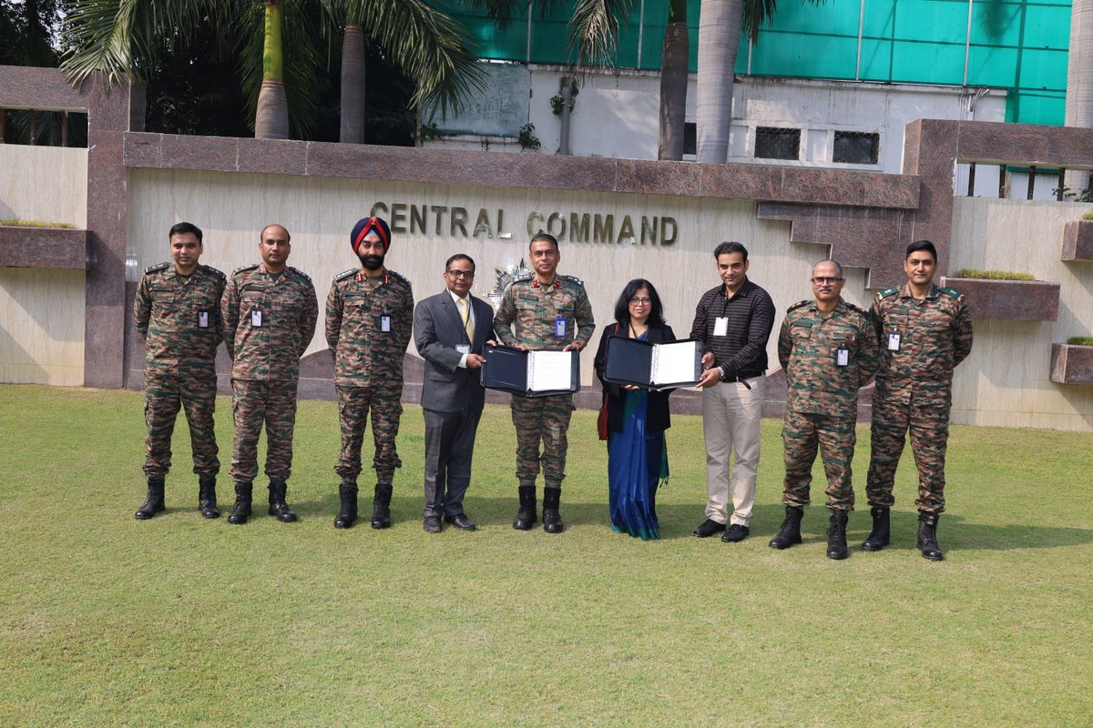 suryacommand's tweet image. “𝗕𝘂𝗶𝗹𝗱𝗶𝗻𝗴 𝗗𝗶𝗴𝗶𝘁𝗮𝗹 𝗦𝗵𝗶𝗲𝗹𝗱𝘀, 𝗘𝗺𝗽𝗼𝘄𝗲𝗿𝗶𝗻𝗴 𝗧𝗼𝗺𝗼𝗿𝗿𝗼𝘄’𝘀 𝗪𝗮𝗿𝗿𝗶𝗼𝗿𝘀” 

In a pioneering step to enhance cyber resilience, HQ #CentralCommand signed an MoU with #IITKanpur for a comprehensive cyber security training programme. This initiative,…