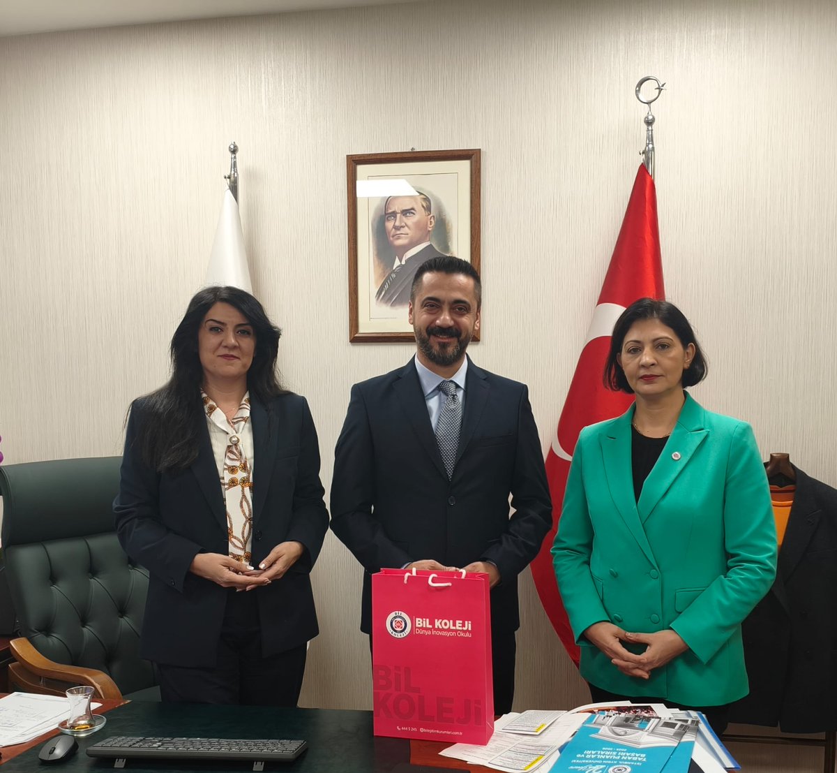 BİL Eğitim Kurumları olarak, İstanbul Aydın Üniversitesi Rektörü Prof. Dr. İbrahim Hakkı AYDIN ve değerli akademisyenlerimizi Öğretmenler Günü vesilesiyle ziyaret ettik.

Eğitimin her alanında emek veren tüm öğretmenlerimizin gününü kutluyoruz.
<a href="/IAUKampus/">İstanbul Aydın Üniversitesi</a> <a href="/ihaydin/">İbrahim Hakkı AYDIN</a>