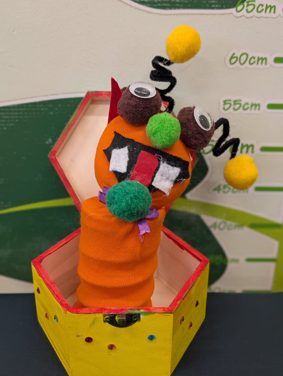 Rotherhamcreat2's tweet image. We had a terrific time @SitwellInfant  for our Terrific Toys family learning. Yr1 children and families designed and created a Jack-In-The-Box. Lots of creative arts skills developed and lovely discussions around favourite toys.  #fabulousfamilies #learningtogether #toys