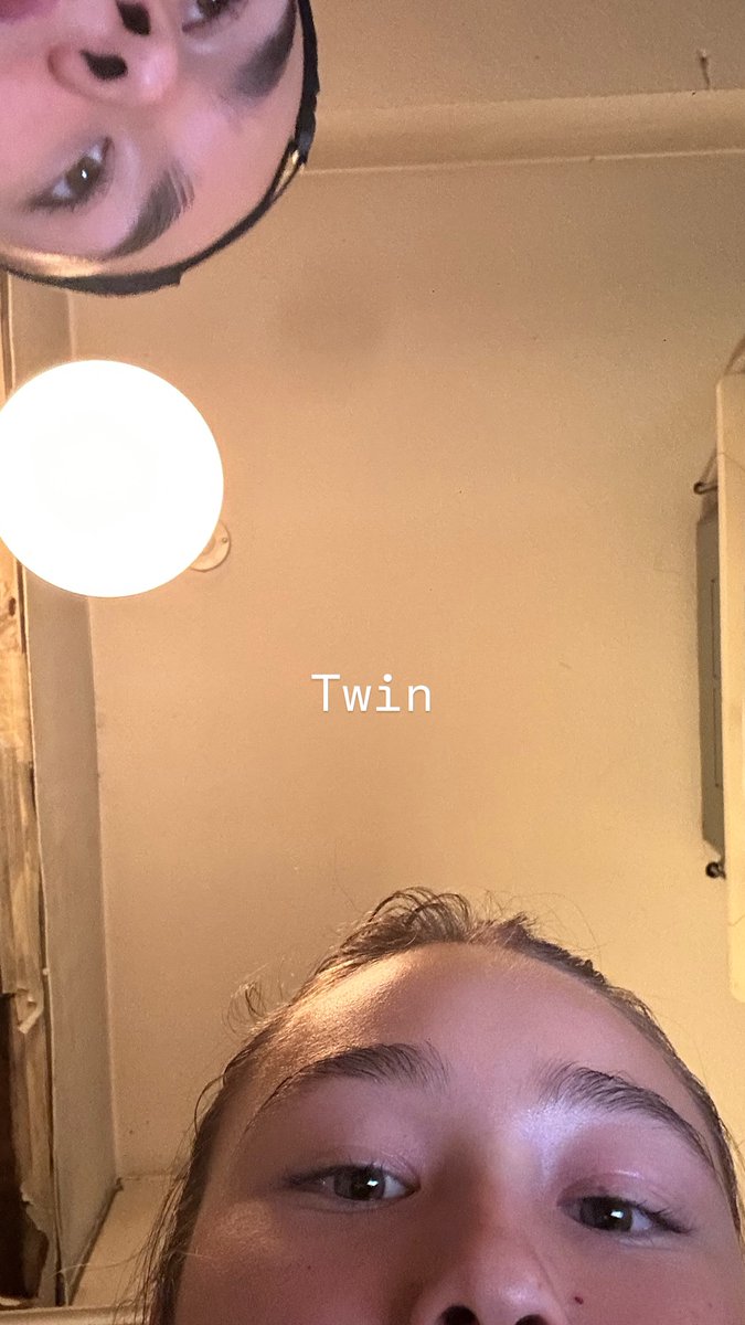 vernonsource's tweet image. 251125 sofiaeschwe ig story update with vernon 📸 #버논