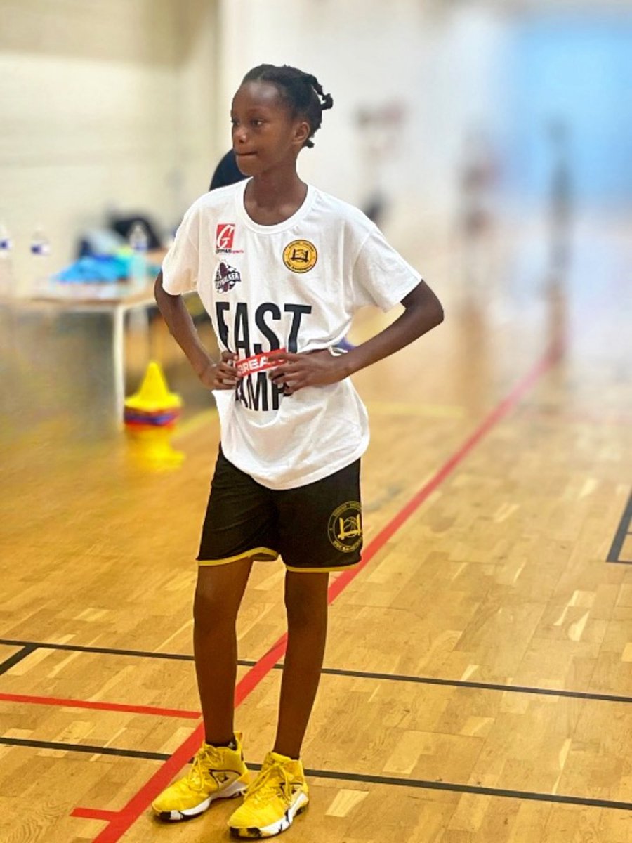 Gryphussports's tweet image. Photo #fastbreakcamps 

Énergie. Progrès. Mentalité US.
C’était ça l’esprit Fast Break camps !

🇺🇸
Energy. Progress. US mentality.
That was the spirit of Fast Break camps!

@mosesk225 
@iCoach_D23 

#FastBreakSpirit #Energie #Progrès #MentalitéUS #HustleMindset #GoForward…