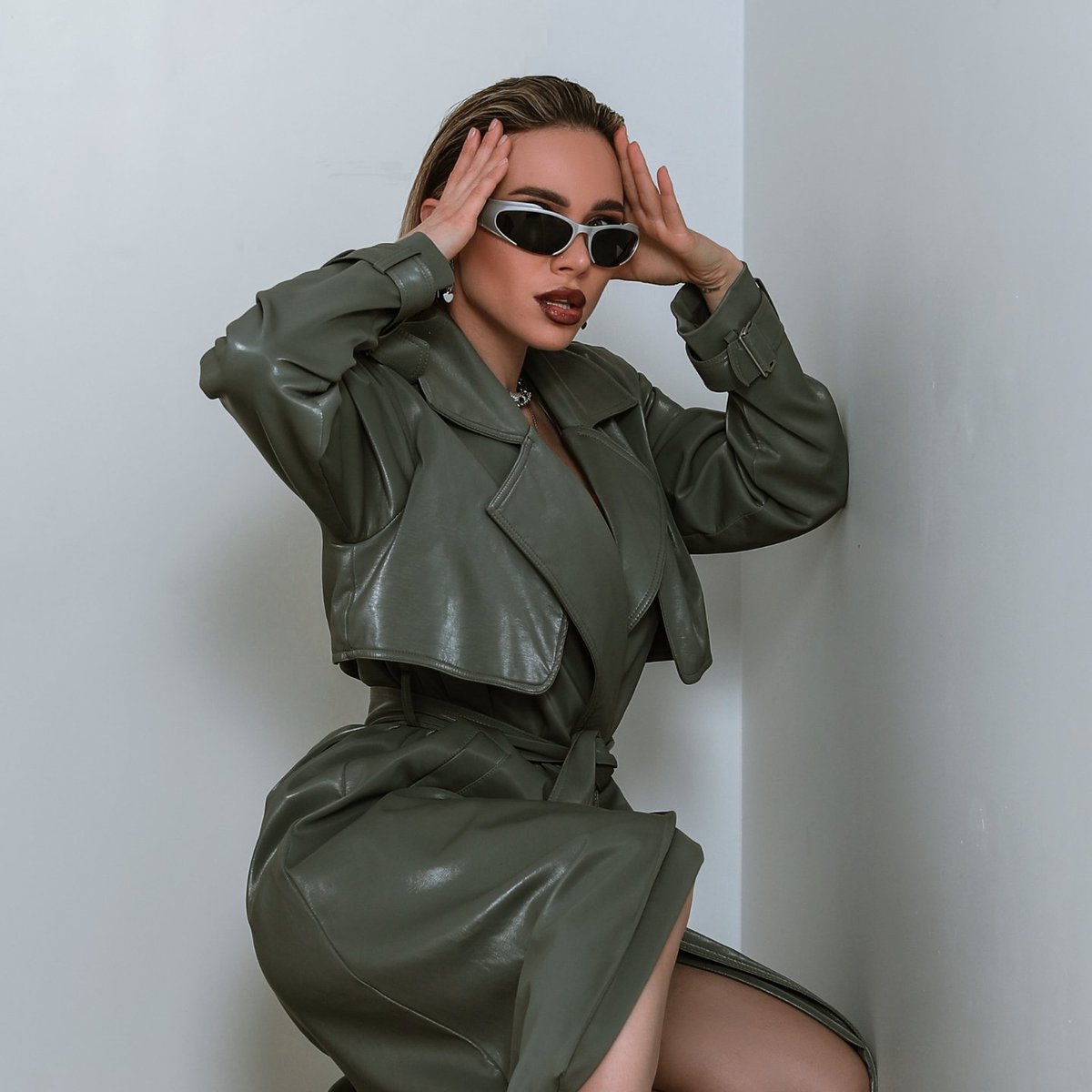 #Guzova is breathing new life into the techo scene with 'Oxygen' out Dec 5 on 1704. Tension, release, emotion – all in one drop. 🌬️

Pre-save and get more details here: doofdoof.co/2025/11/25/inc…