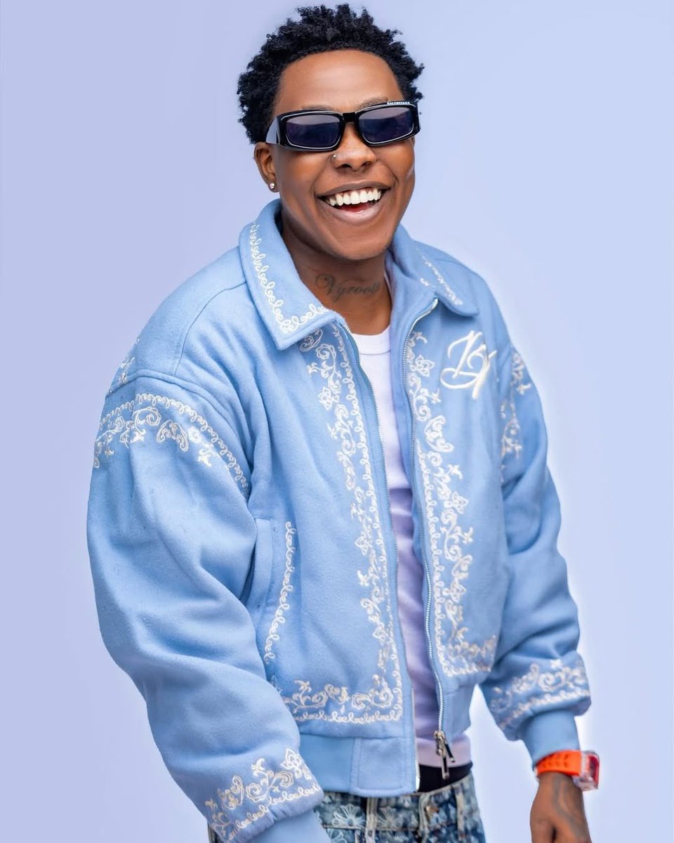 GalaxyTVUg's tweet image. ON AIR: The #GalaxyRequest!

Drop all your song requests via: +256 740 488488.

Livestream via the #GalaxyDigitalApp.