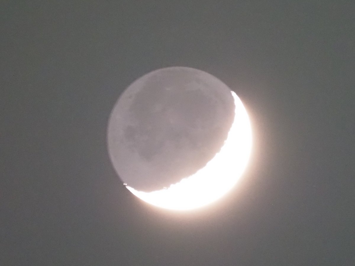 embeddedark's tweet image. #イマ月 #イマソラ #mysky #OLYMPUS #OMD #EM1MarkIII #MZD #ED #100400mmF5063ISii #400mm #デジタルテレコン #35mm換算 #1600mm #ISO6400 #f6てん3 #2分の1秒 #静音モード #手持ち #5軸シンクロ手ぶれ補正ON #JPEG撮って出し