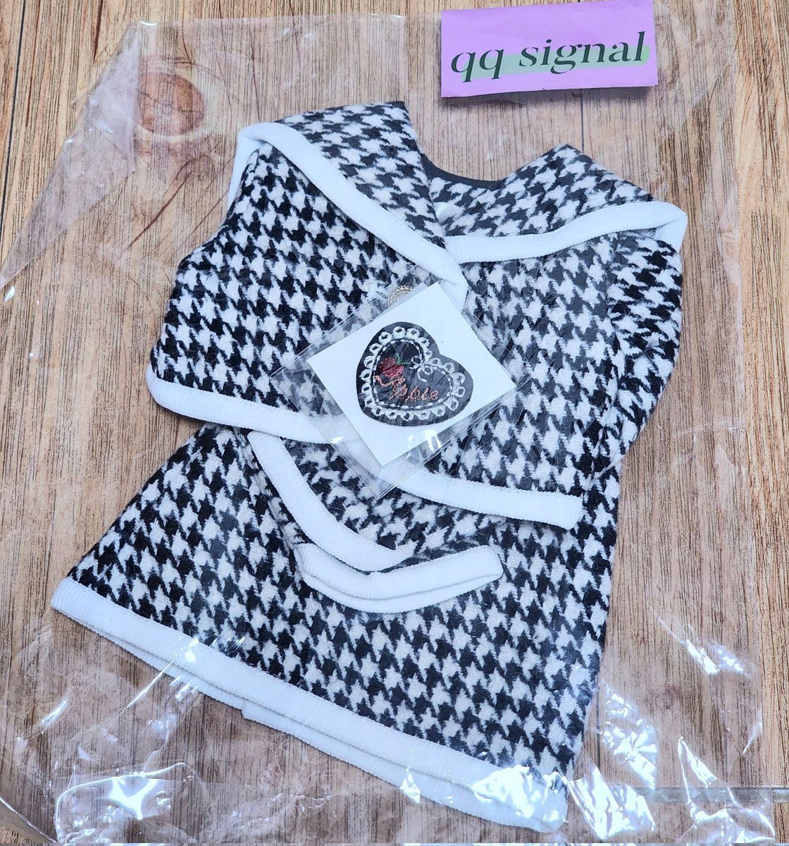 lovesome0810's tweet image. [판매Rt♡] 
큐큐시그널 sd16 의상 판매합니다.
해시태그 세트 블랙 (상의,하의,브로치)
브로치는 미개봉 상하의는 1회 착용했습니다.
80000원
운비4000원
반택가능

#트인덕장터