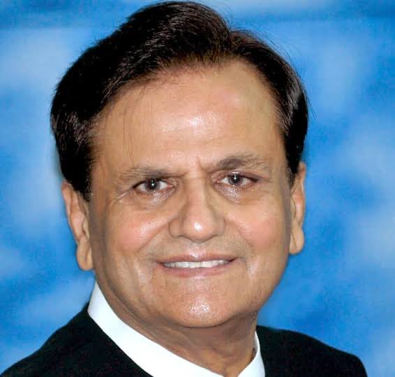 MukulWasnik's tweet image. Five years ago on this day, Shri Ahmed Patel passed away. His unflinching commitment to the principles enshrined in the Constitution of India and the services he rendered in strengthening the Indian National Congress will always be an inspiration. Paying humble tributes to him.