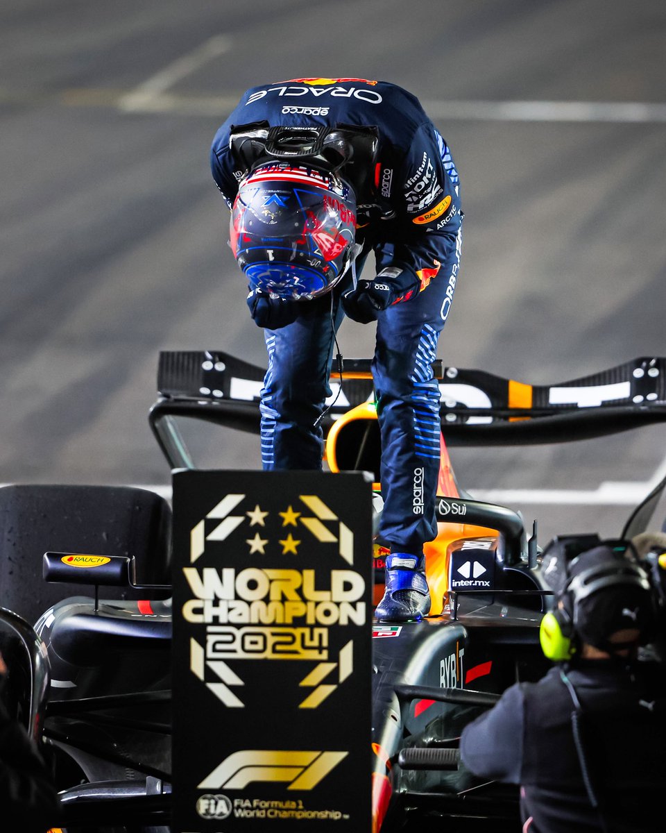 VerstappenCOM's tweet image. 🙌 Las Vegas 2023 ➔ 2024 ➔ 2025. 

#LasVegasGP