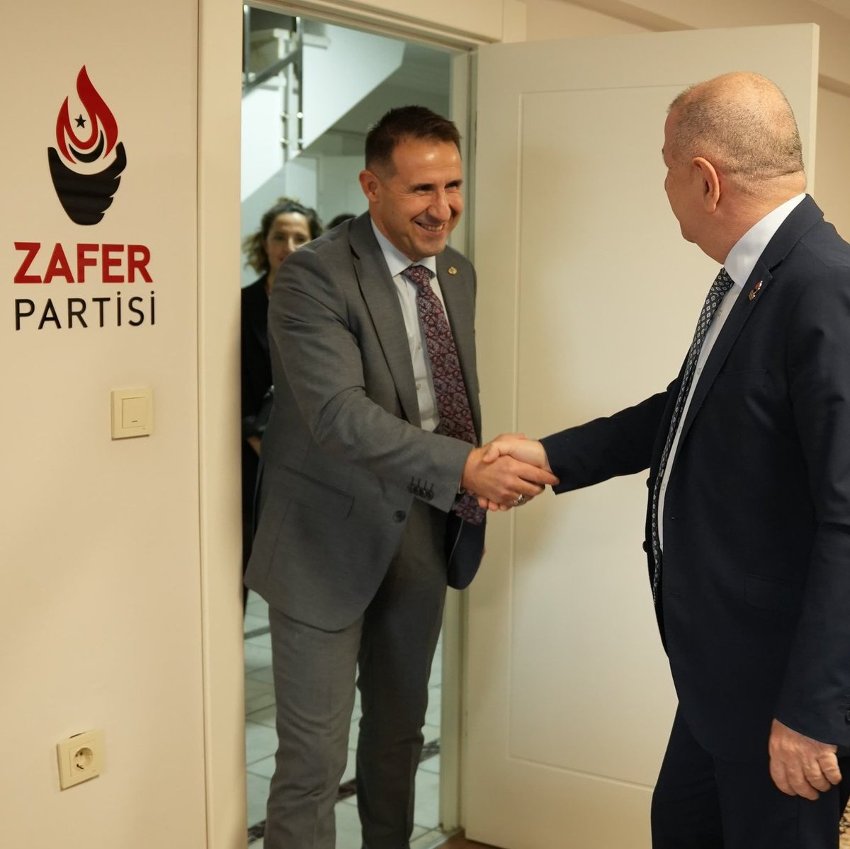 Emekli Albay Orkun Özeller, Ümit Özdağ’ı ziyaret etti.