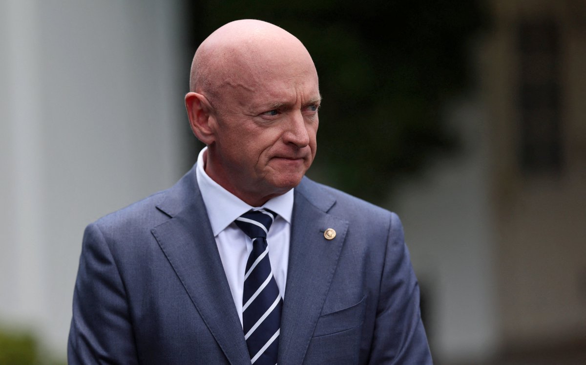 FoxNews's tweet image. 🚨 BREAKING: FBI is scheduling interviews with 6 lawmakers who encouraged military members to refuse &apos;illegal orders,&apos; @davidspunt and @JakeBGibson report