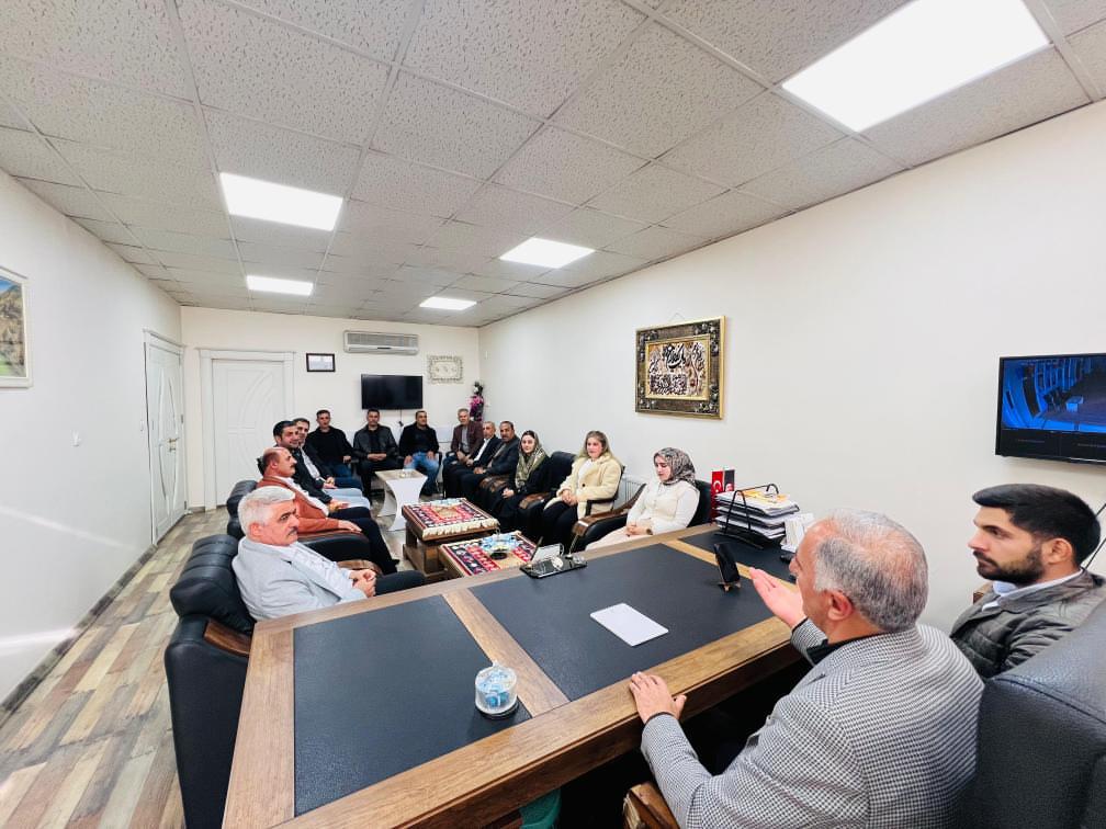 📍 AK Parti Şemdinli İlçe Başkanlığı

Haftalık olağan yönetim kurulu toplantımızı gerçekleştirdik.

Cumhurbaşkanımız Sayın Recep Tayyip Erdoğan’ın liderliğinde, birlik ve beraberlik içerisinde çalışmalarımıza kararlılıkla devam ediyoruz.

Toplantımız Hayırlara vesile olsun.