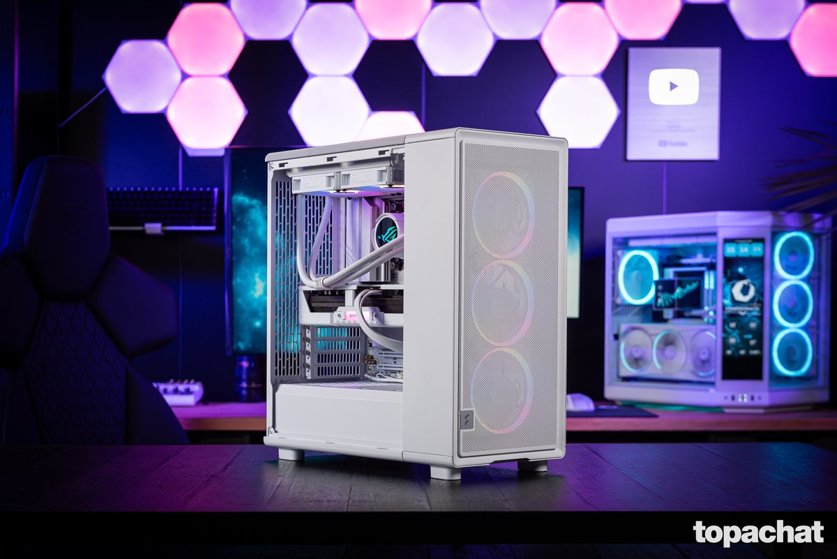 TopAchat's tweet image. 🎄 #PetitPapaTopAchat 
Retrouve le superbe PC Gamer VORTEX @fractalofficial à gagner dans le Setup 1 !

topachat.com/pages/detail2_…

Participe ici !
topachat.com/p/content/conc…