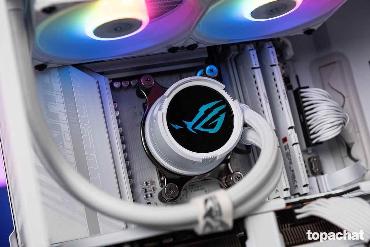 TopAchat's tweet image. 🎄 #PetitPapaTopAchat 
Retrouve le superbe PC Gamer VORTEX @fractalofficial à gagner dans le Setup 1 !

topachat.com/pages/detail2_…

Participe ici !
topachat.com/p/content/conc…