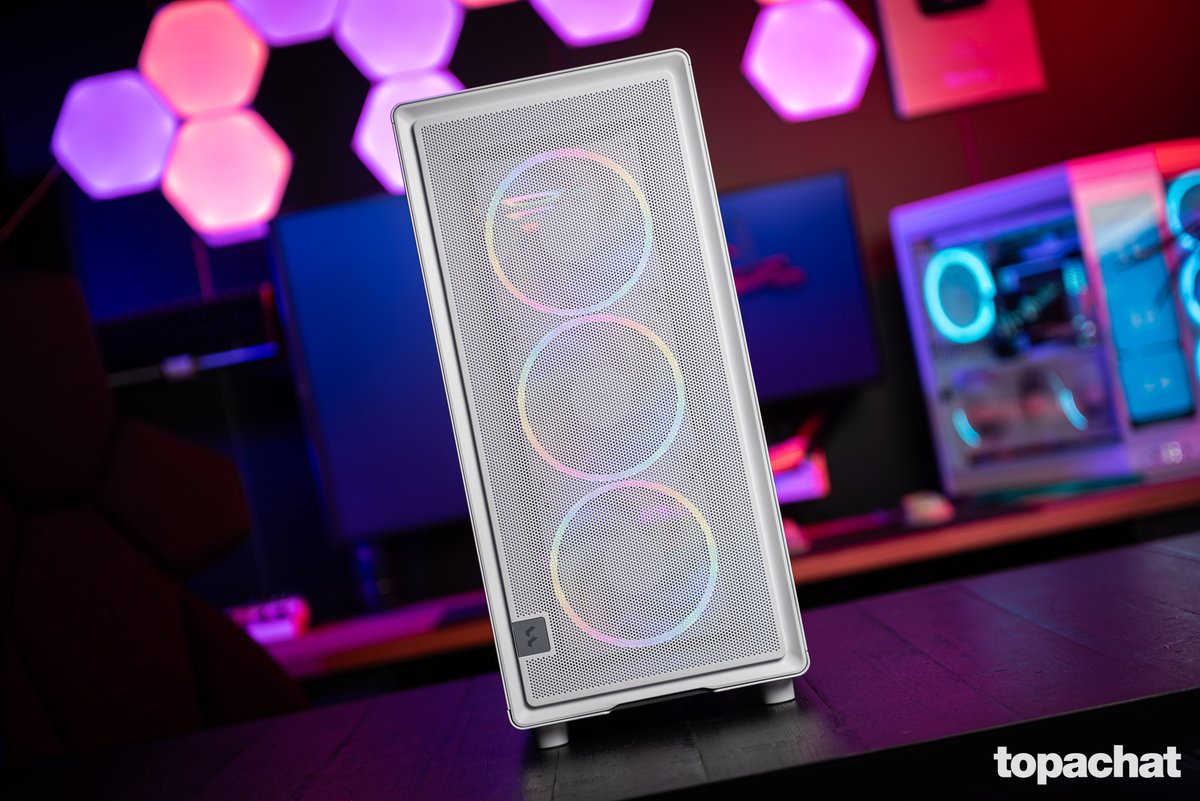 TopAchat's tweet image. 🎄 #PetitPapaTopAchat 
Retrouve le superbe PC Gamer VORTEX @fractalofficial à gagner dans le Setup 1 !

topachat.com/pages/detail2_…

Participe ici !
topachat.com/p/content/conc…