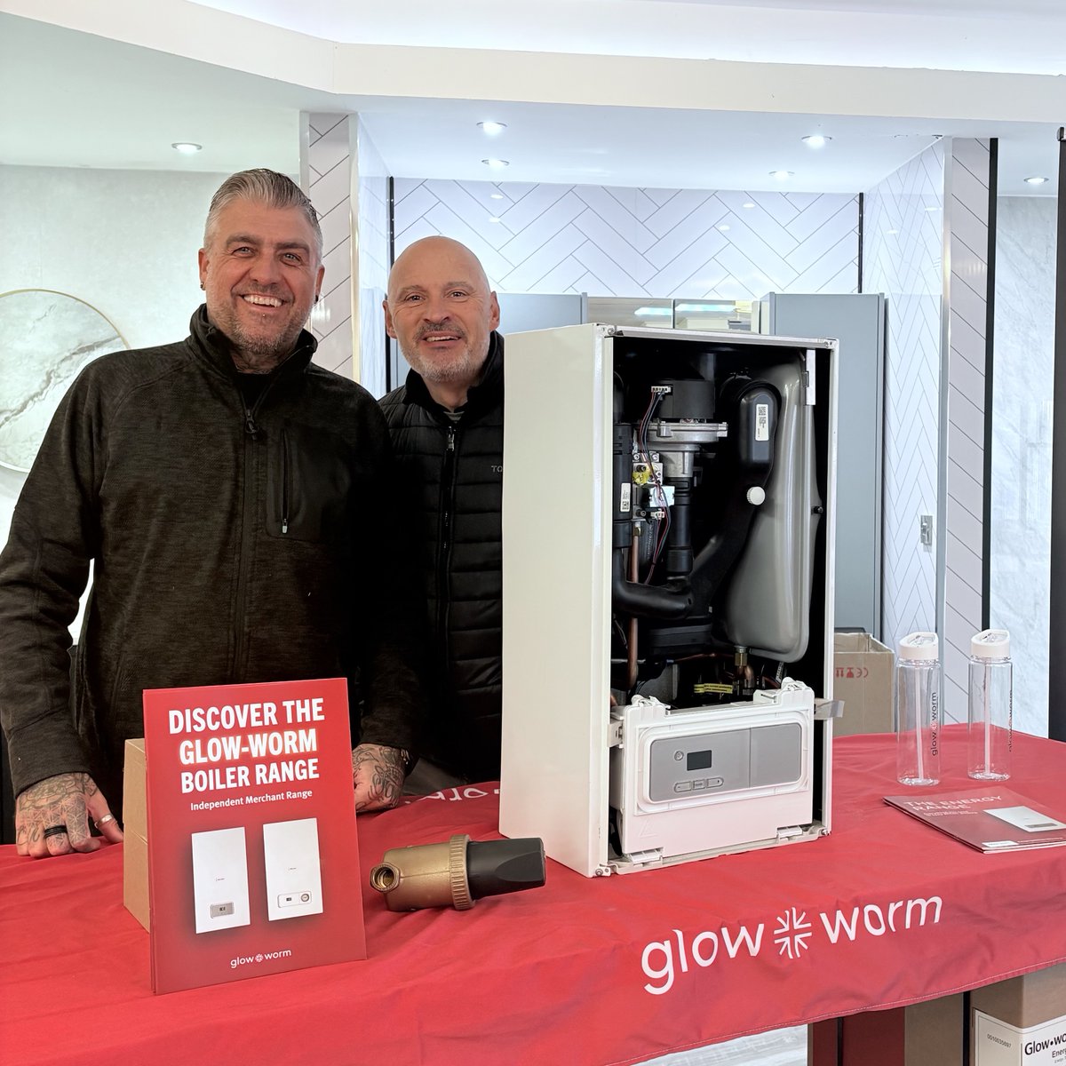 It was great having <a href="/glow_wormclub/">Glow-worm</a> with us this morning. Thanks to everyone who has been in today. 👍