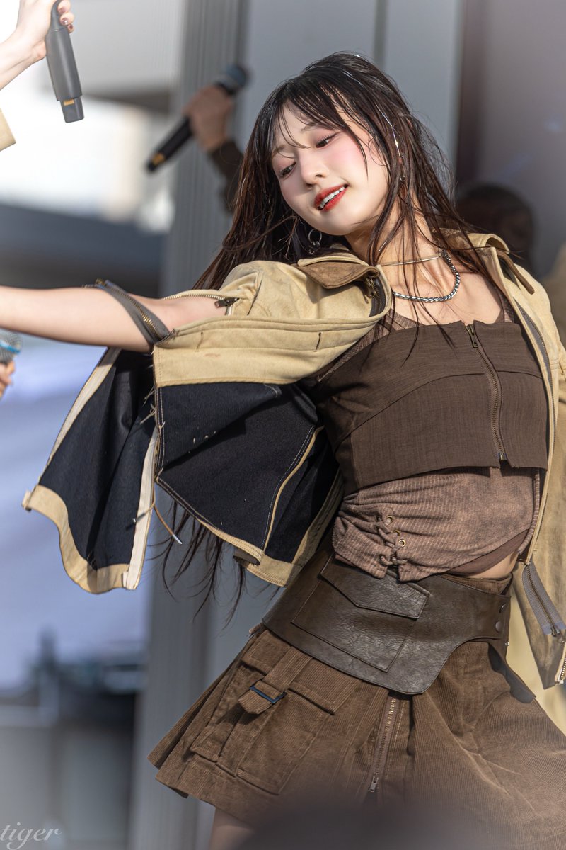 2025.11.24 蟹沢萌子 ちゃん🦋🌹(@kanisawa_moeko ) #蟹沢萌子