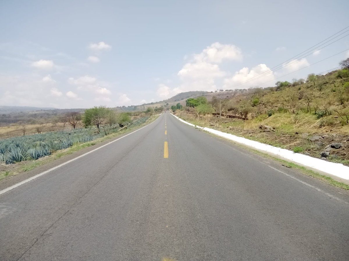 Trafico_ZMG's tweet image. #Entérate 🚧 Continúan los cierres carreteros en Jalisco en los siguientes puntos: 

📍Autopista México-Guadalajara, a la altura de la caseta de Ocotlán 
📍Autopista Guadalajara-Colima, a la altura de Ciudad Guzmán 
📍Autopista 15D Maravatío-Zapotlanejo, bloqueo en el tramo La…