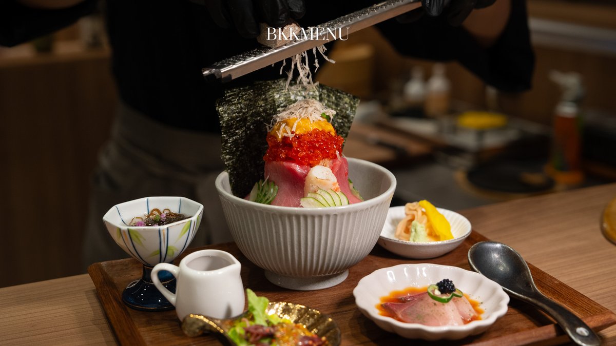 bkkmenu's tweet photo. #TOPLIST ครั้งนี้ ชวนคนรักอาหารญี่ปุ่นไปสัมผัสบรรยากาศแบบ Real Japanese Vibes กับ 5 ร้านอาหารในกรุงเทพฯ ที่เราคัดมาให้แล้ว
.
เช็กลิสต์ได้เลยที่  : https://t.co/nYeSeUJTmC
.
#BKKMENU #BKKGUIDES #JapaneseFood #TokyoVibes #JapaneseDining https://t.co/VBu5g7no56