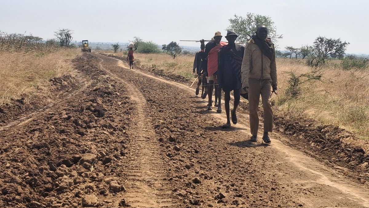GARD with support from UNDP,KOICA under the BRICK Project is rehabiliating the recently opened community access cash for work road from Nariwo to Kalokotido in Rengen Sub-County
<a href="/UNDPUganda/">UNDP Uganda</a> ,<a href="/KoicaUganda/">KOICA Uganda Office</a>