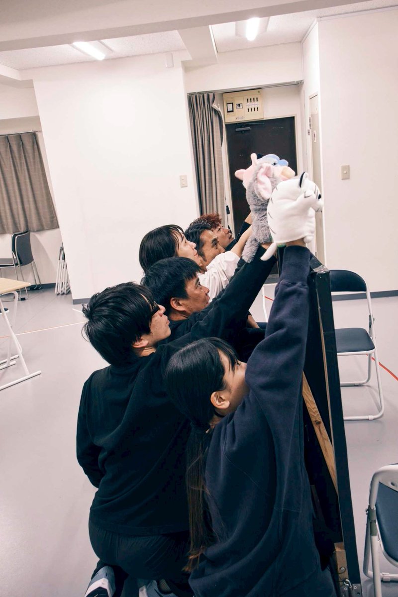 舞台「きみがすきな日と」
ついに、明日、初日です‼️
今しかできないこの演劇を、
ぜひ観に来てほしいなぁ。
11/26〜12/7 下北沢ザ・スズナリにて。
お願いします！！！！

5-jigen.com/2025/10/03/%E3…