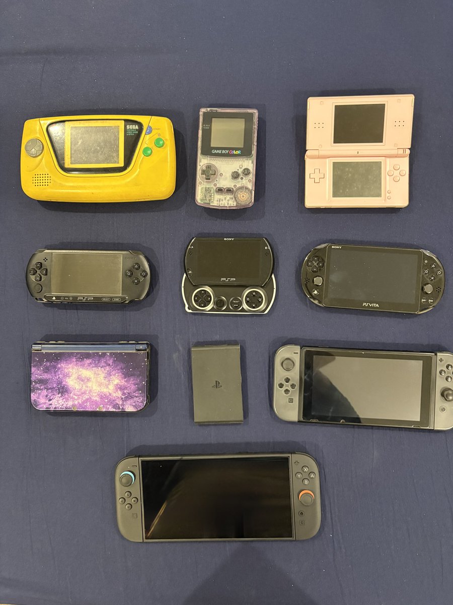 indgamer9's tweet photo. Hands that held

#SEGA #Nintendo #Sony #Playstation https://t.co/UtLNxvWOGW