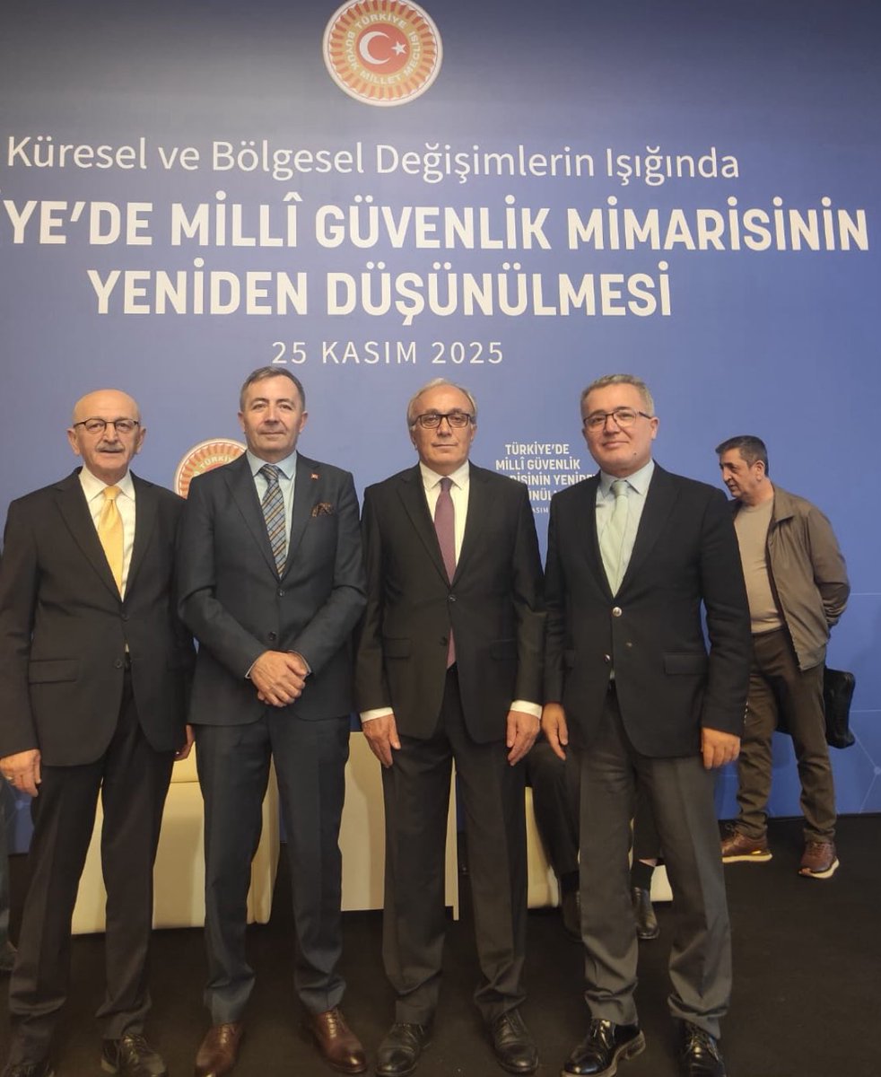 📍Türk Demokrasi Vakfı

⭕️ Günümüz ve geleceğin önemli sorunlarından "milli güvenlik mimarisi" nin nasıl şekillenmesi gerektiği konusunda yeniden düşünmeye davet eden önemli bir toplantı oldu TBMM'de . 
⭕️ TBMM Başkanı Numan Kurtulmuş'un açış konuşması ile başlayan toplantıda