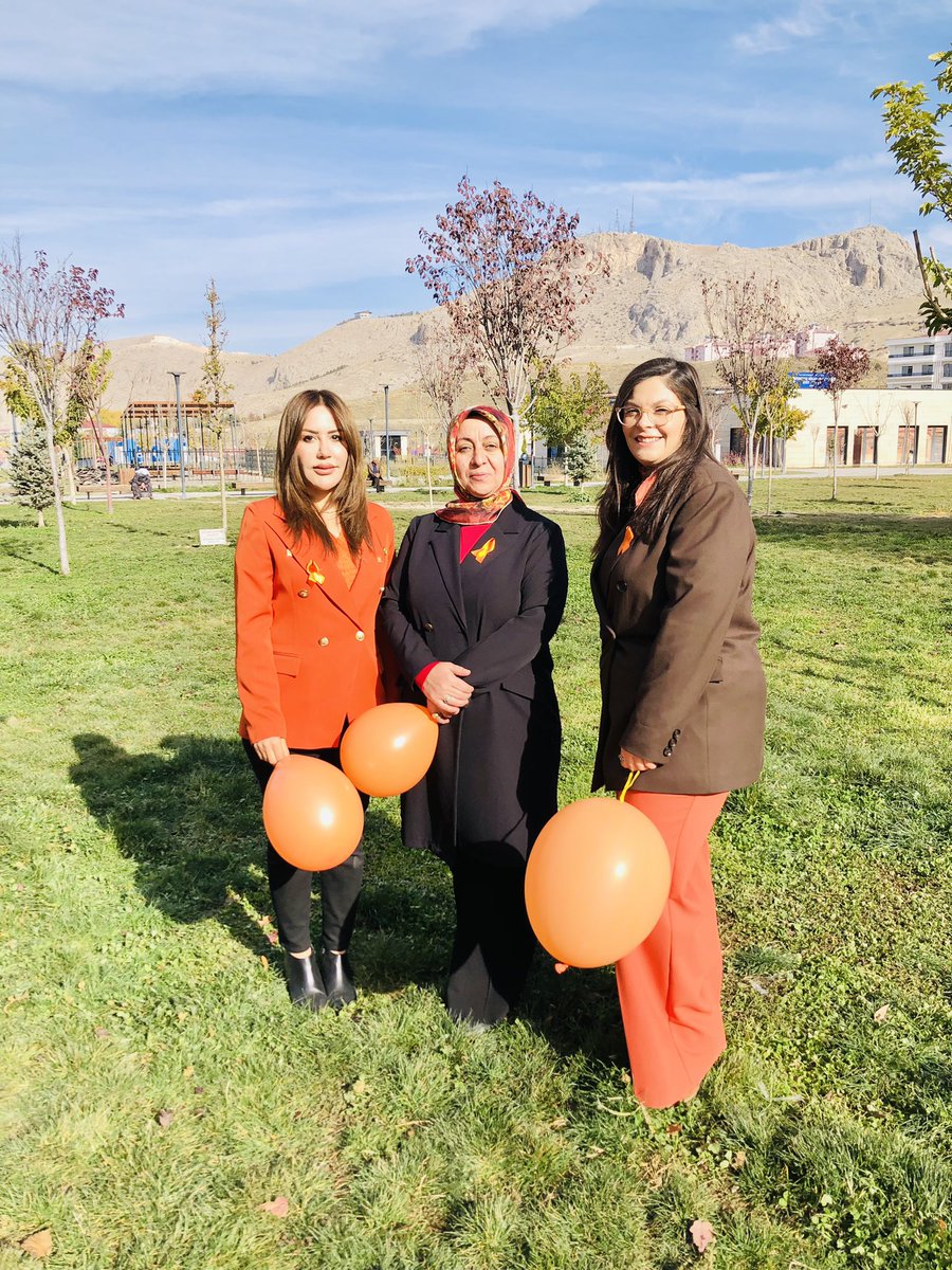 Kadına Yönelik Şiddetle Uluslararası Mücadele gününde <a href="/AK_PartiVan/">AK Parti Van</a> Sosyal Politikalar Başkanlığı ve İl Kadın Kolları Sosyal Politikalar Başkanlığı olarak ortak bir farkındalık etkinliği düzenledik.Kadına yönelik şiddetin her türüne HAYIR diyoruz .  <a href="/ArvasAbdulahat/">Abdulahat Arvas</a> <a href="/drbetulsayan/">Dr.Betül Sayan Kaya 🇹🇷</a>