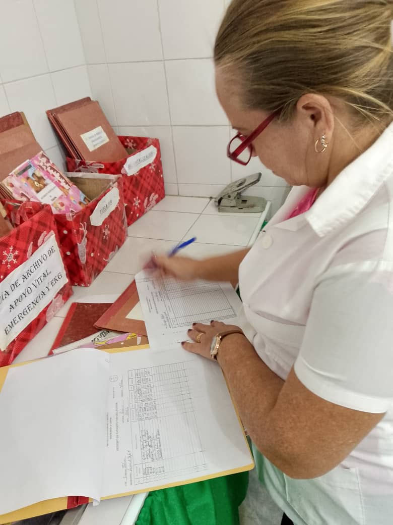 Nuestro líder indiscutible no solo conquistó la libertad, sino el corazón de millones. Su ejemplo de entrega al pueblo es imborrable. #100AñosConFidel.