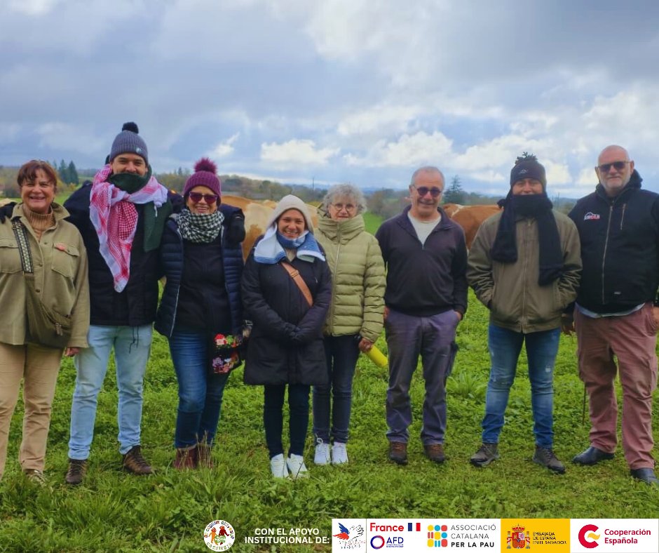lacanastacampes's tweet image. Representantes de La Canasta Campesina continúan su visita en Francia, conociendo productores, tiendas, granjas y espacios de elaboración de queso.
Todo esto es posible gracias al Socorro Popular Francés.

#SomosFamilia 
#CanastaCampesina
#SomosArtesanosDeLaTierra