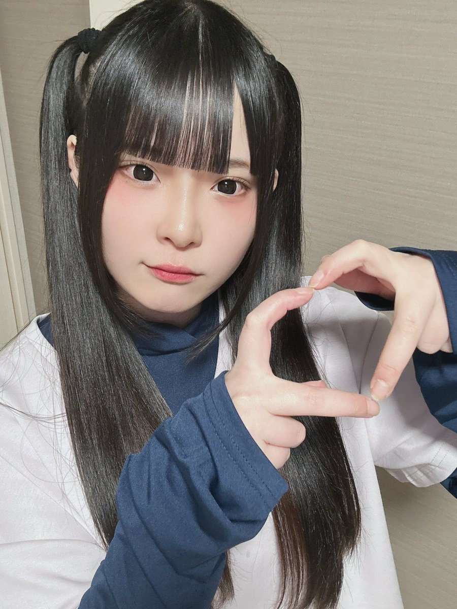 現在12点☆はたはたページ♡ 12月と1月会えるの楽しみですね(^-^) 最近寒くなってきたから体には気
