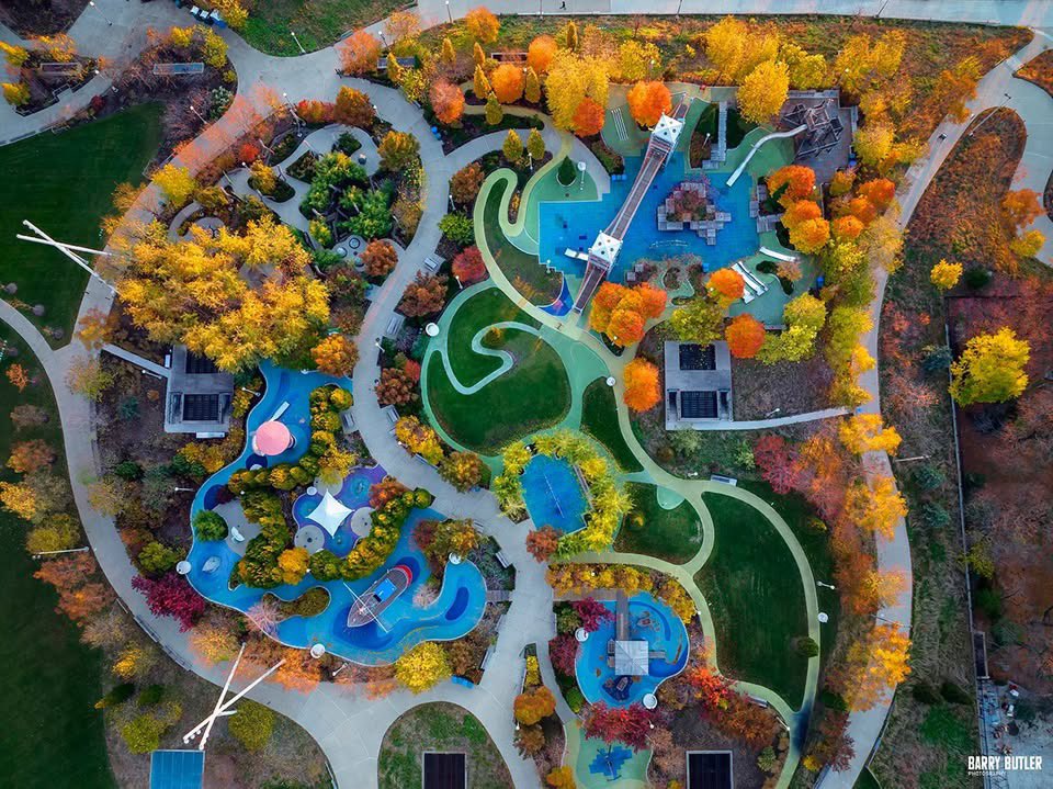 barrybutler9's tweet image. This week in 2011, Maggie Daley passed away.  Mrs. Daley wasn&apos;t not only the mayor&apos;s wife, but was an advocate for children with such programs as After School Matters.  Maggie Daley Park was named in her honor in December 2014.  #chicago #history