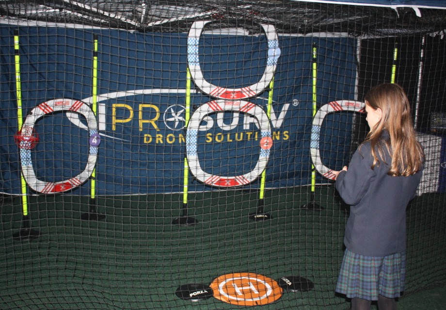 BRGS_1701's tweet image. Last week, we took some students to the North Star Science Schools event.The students took part in workshops by STEM based companies &amp;amp; universities, including constructing balloon powered cars🎈, creating models with 3D pens🖊️ &amp;amp; investigating conductivity with thermal cameras📸