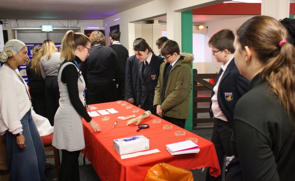BRGS_1701's tweet image. Last week, we took some students to the North Star Science Schools event.The students took part in workshops by STEM based companies &amp;amp; universities, including constructing balloon powered cars🎈, creating models with 3D pens🖊️ &amp;amp; investigating conductivity with thermal cameras📸
