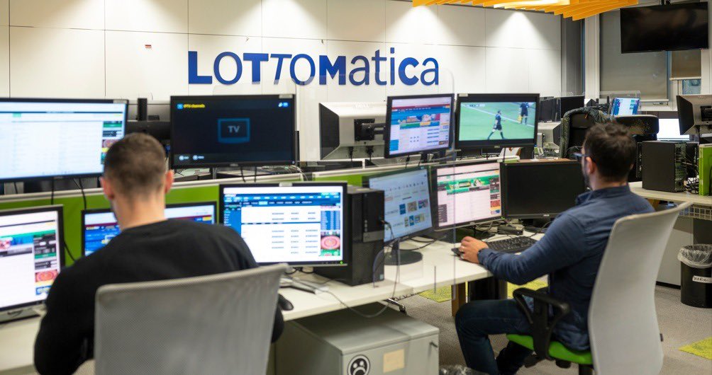 FisascatCisl75's tweet photo. 🟢 #Lottomatica Proclamato lo stato di agitazione degli oltre 2.800 dipendenti: insufficienti le proposte avanzate dalla direzione societaria al tavolo di rinnovo dell’accordo integrativo aziendale. 

🗣️ I sindacati chiedono un’equa redistribuzione della produttività e tutele adeguate. Secco no a un premio di risultato basato solo su over-performance e a un welfare troppo legato agli obiettivi. Richiesti interventi su sistema premiale, buono pasto, indennità, welfare e perimetro di applicazione.

📄 Leggi il comunicato 👉  https://t.co/nFaygSgQLc