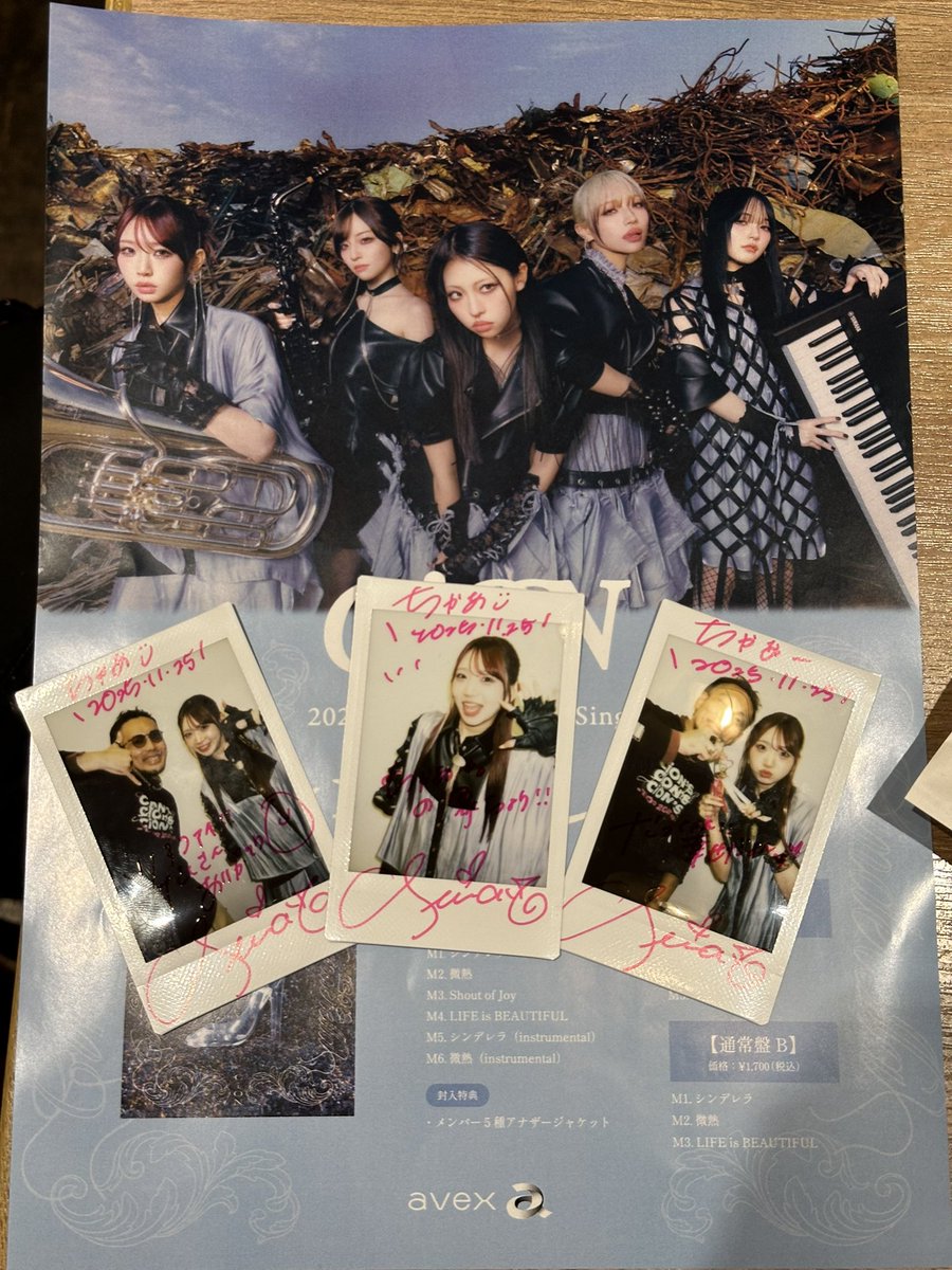 sugardevil44's tweet image. シーオン ラブコツアー
聖奈さんとのチェキ
ツアーを駆け抜けた喜びを分かち合いました。
ありがとう！！