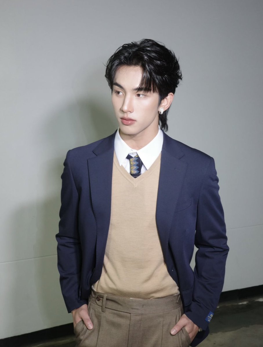 naneng_jaa's tweet image. หล่อ หล่อ หล่อ หล่อ หล่อ หล่อ หล่อ หล่อ

ใช้คำว่าหล่อได้เปลืองมาก

MAGIC VIBES MAXIMIZED X SJ

#GMMTV2026
#GMMTV2026XSurfJava
#swensurf @swensurf