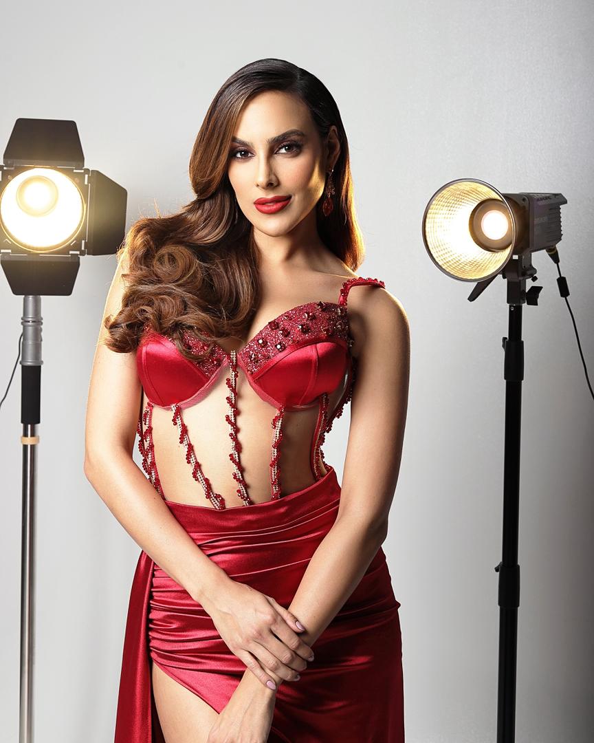 Luiseth Materán, Miss Universo Venezuela 2021, regresa desde México para ser jurado en el Miss Venezuela 2025 rumbo al Miss Universe 2026
diversomagazine.com/2025/11/miss-v…

#MissVenezuela2025 #LuisethMaterán #MissUniverse2026 #Venezuela #Belleza #Televis